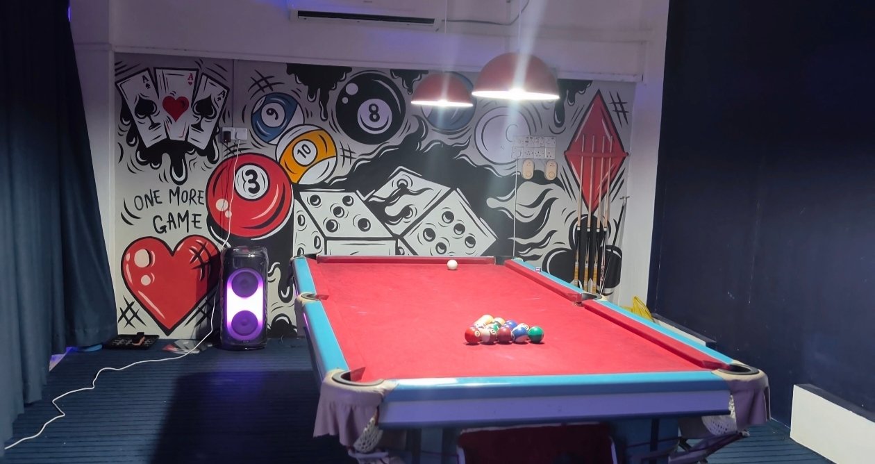 OMG Arcade interior view 2